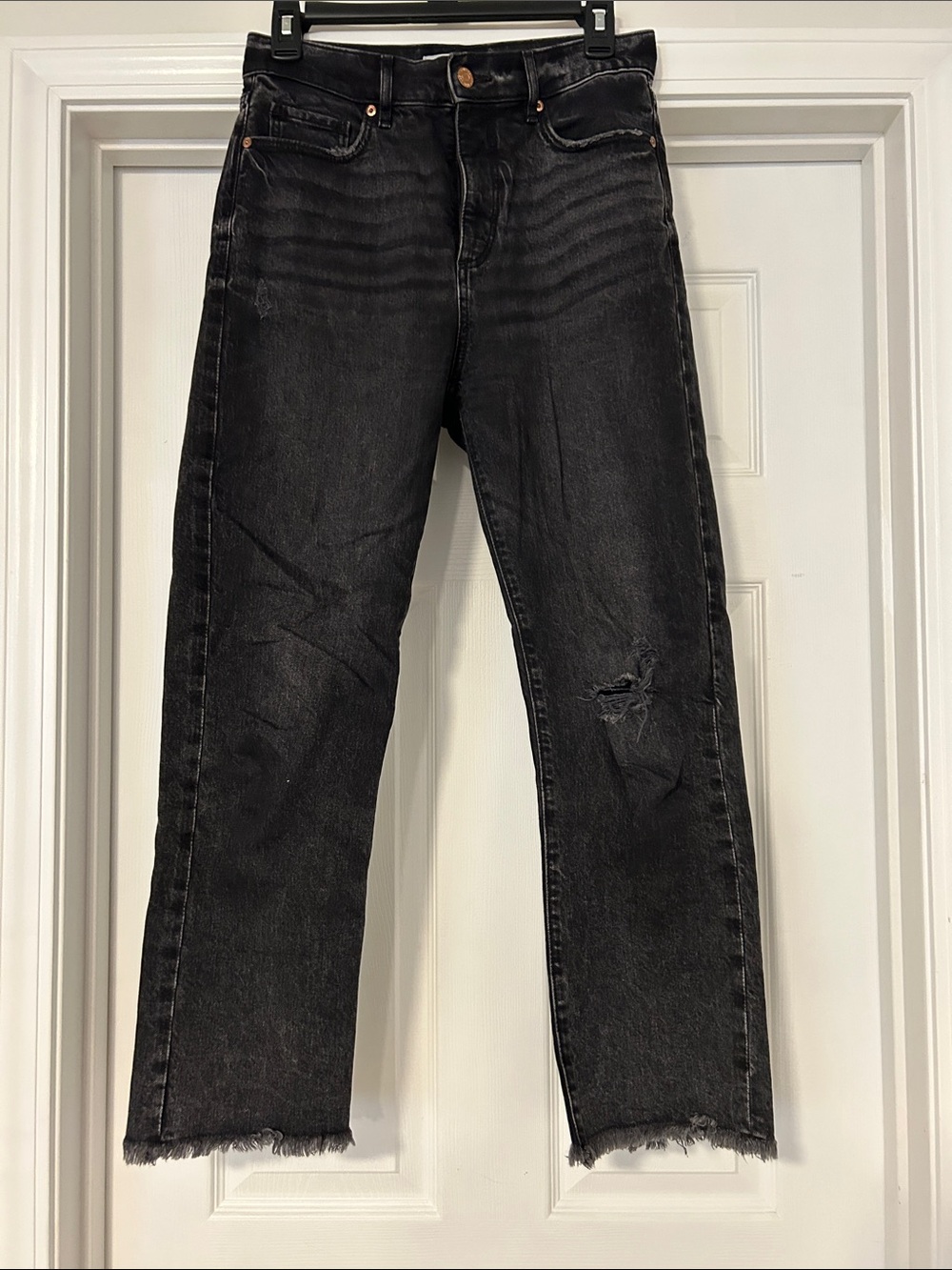 LOFT Women’s Black Straight-Leg Crop Jeans with Raw Hem